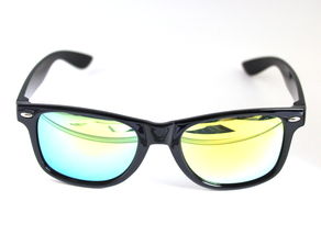 廠家直銷，個(gè)性定制 臨海市楚翔眼鏡廠為您打造專屬禮品眼鏡